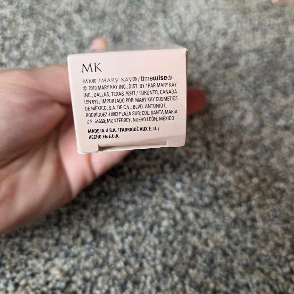 Mary Kay TimeWise Matte-Wear Liquid Foundation Ivory 6 Combination Oily Skin 1oz